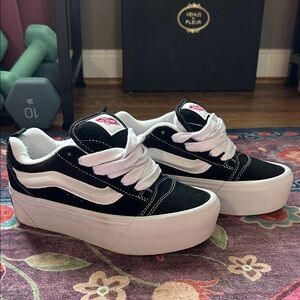 Vans Platform Old Skool Sneakers - Black & White